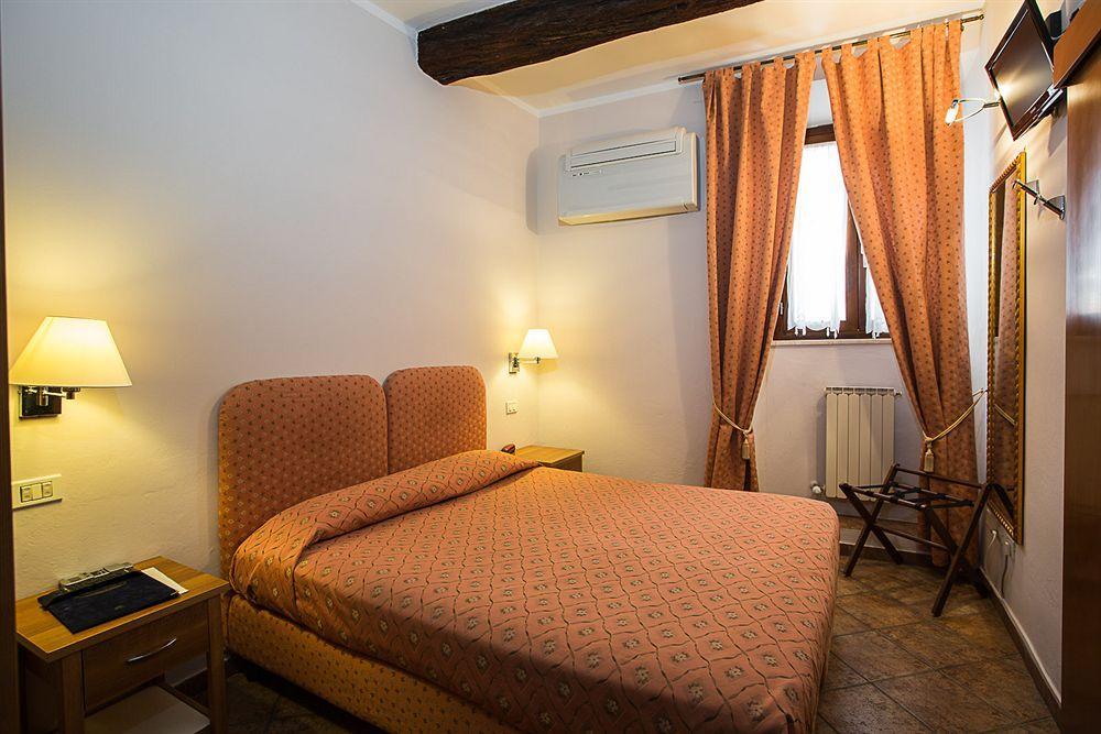 Hotel Ristorante Borgo Antico Monteroni dʼArbia